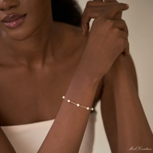 Dainty Gold Pearl Bracelet Round Freshwater Minimal Bridesmaid