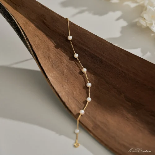 Dainty Gold Pearl Bracelet Round Freshwater Minimal Bridesmaid