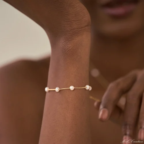 Dainty Gold Pearl Bracelet Round Freshwater Minimal Bridesmaid