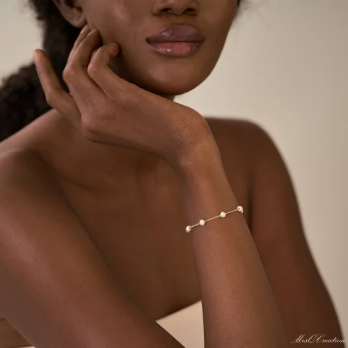 Dainty Gold Pearl Bracelet Round Freshwater Minimal Bridesmaid