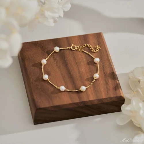 Dainty Gold Pearl Bracelet Round Freshwater Minimal Bridesmaid