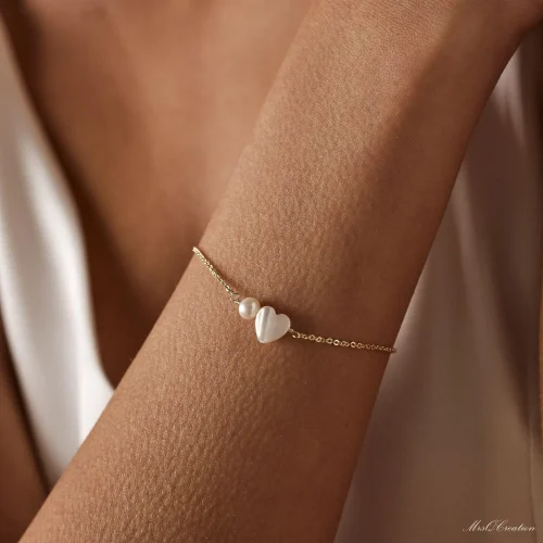 Dainty Freshwater Pearl Bracelet Mother Heart Minimalist Wedding